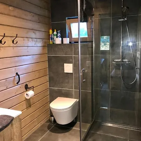 Landelijk Gelegen Houten *