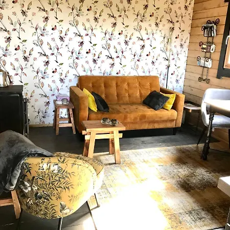 Vakantiehuis Landelijk Gelegen Houten Opperdoes