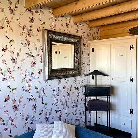 Landelijk Gelegen Houten Casa de Férias Opperdoes