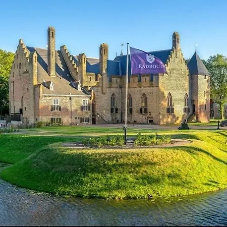 Landelijk Gelegen Houten Casa de Férias *