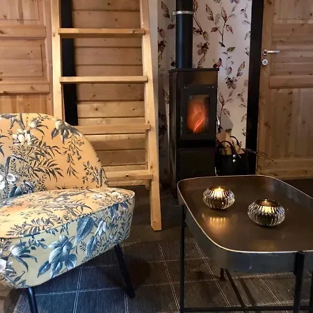 Landelijk Gelegen Houten Casa de Férias *