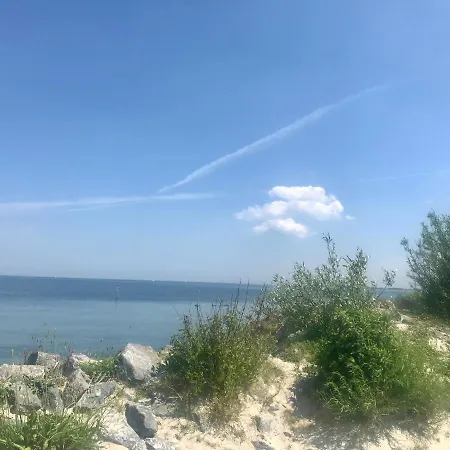 Landelijk Gelegen Houten בית נופש *