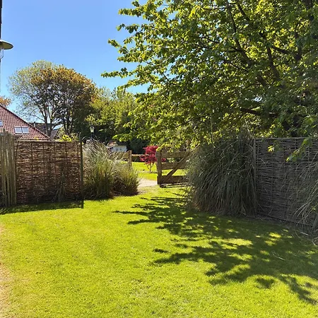 Landelijk Gelegen Houten Opperdoes