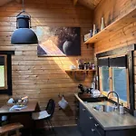 Landelijk Gelegen Houten Nyaraló Opperdoes